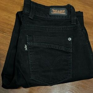Women’s Levi’s 28/32 curvy skinny jeans black
